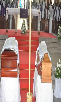 CATHEDRALE SAINT PAUL D’ABIDJAN : MESSE DE REQUIEM POUR LES ABBES DAVID ABE ABE ET JEANNOT AYIE ANGBO